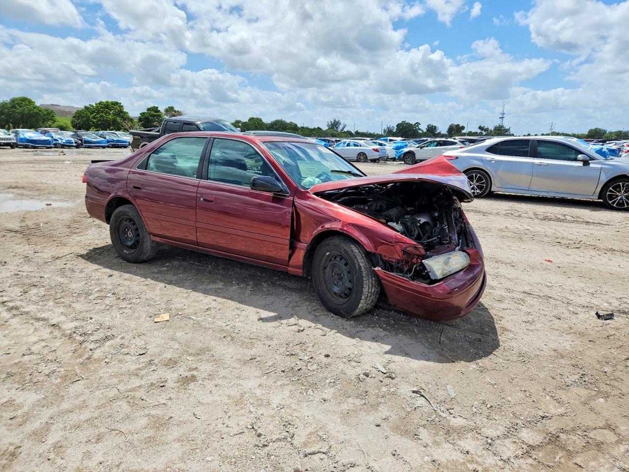 2000 Toyota Camry Le - Image 4