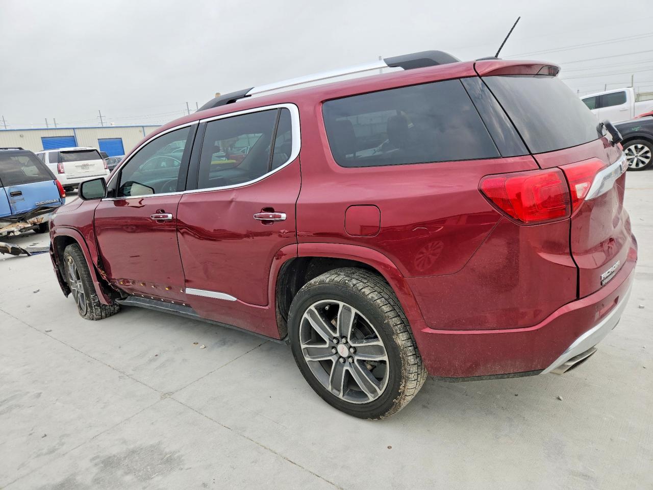 2017 GMC Acadia Denali - Фото 2