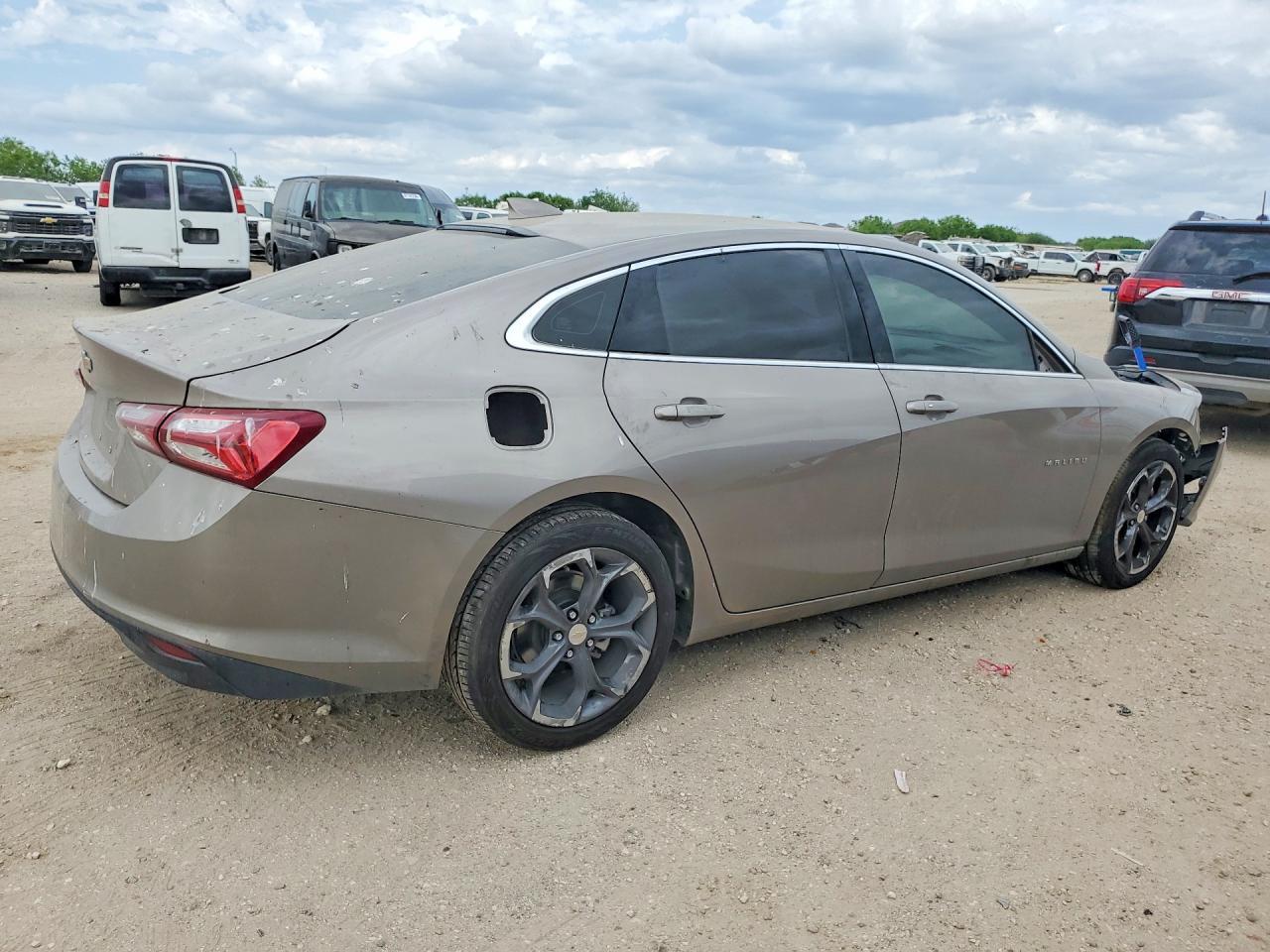 2022 Chevrolet Malibu - Image 3