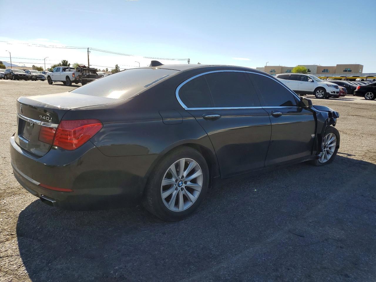 2015 BMW 740 I - Фото 3