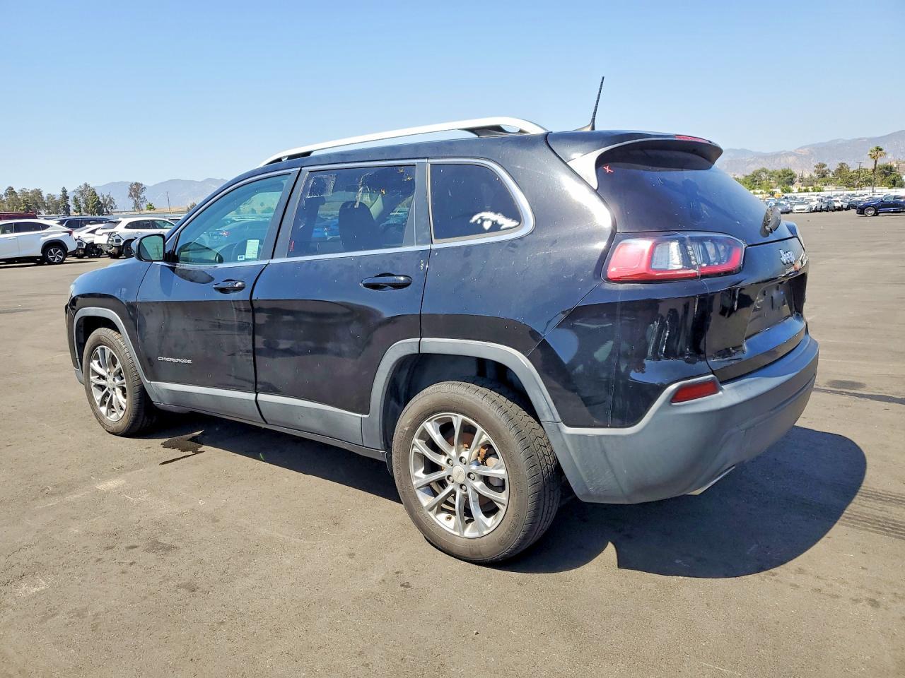 2019 Jeep Cherokee Latitude Plus - Фото 2
