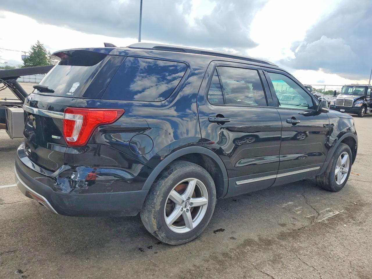 2016 Ford Explorer Xlt - Фото 3