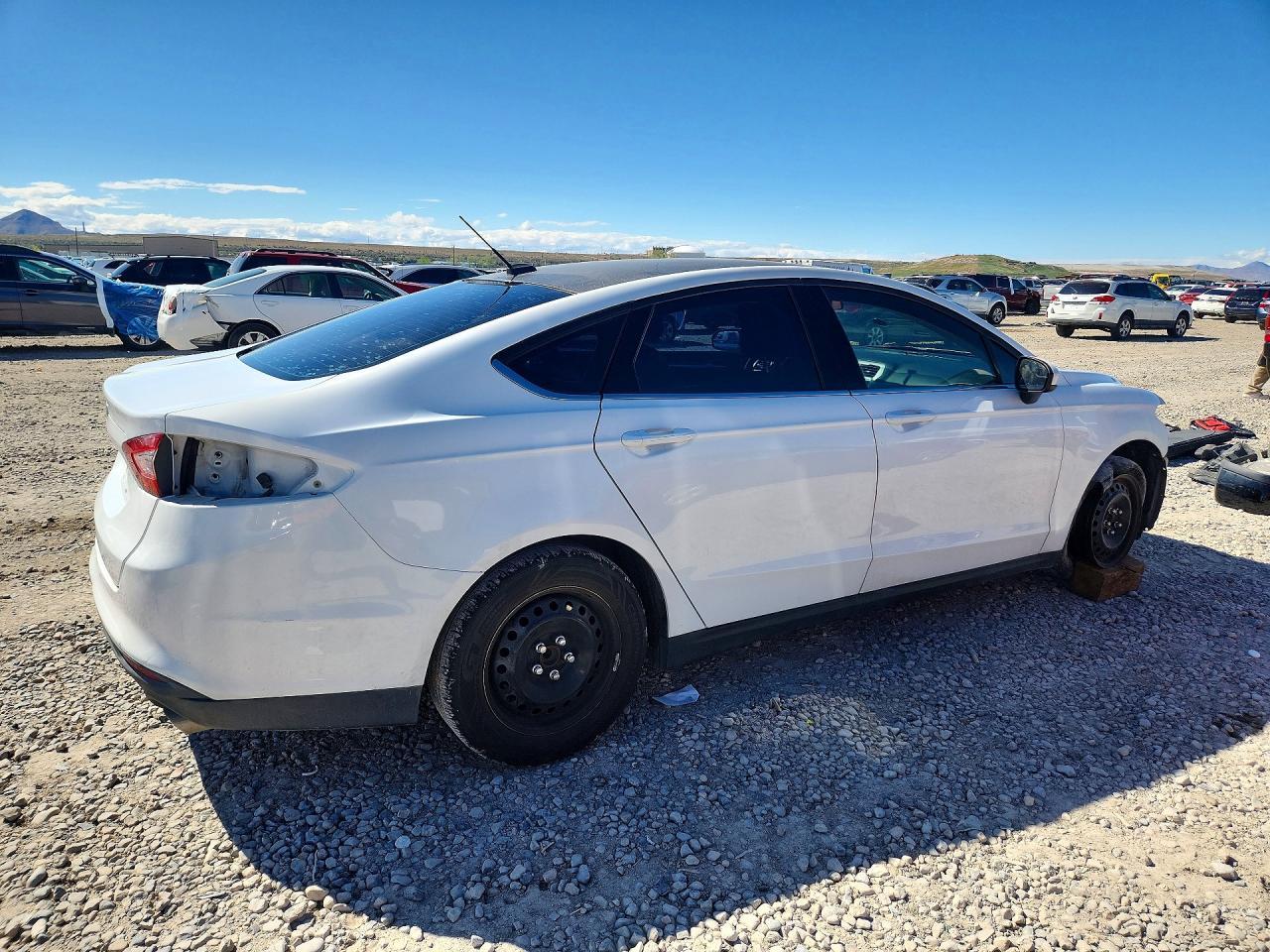 2013 Ford Fusion S - Фото 3