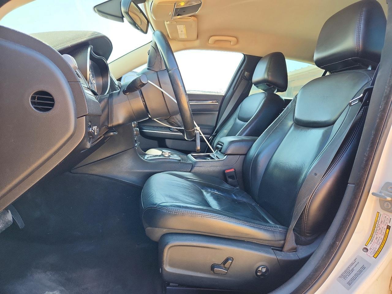 2015 Chrysler 300 Limited - Фото 7