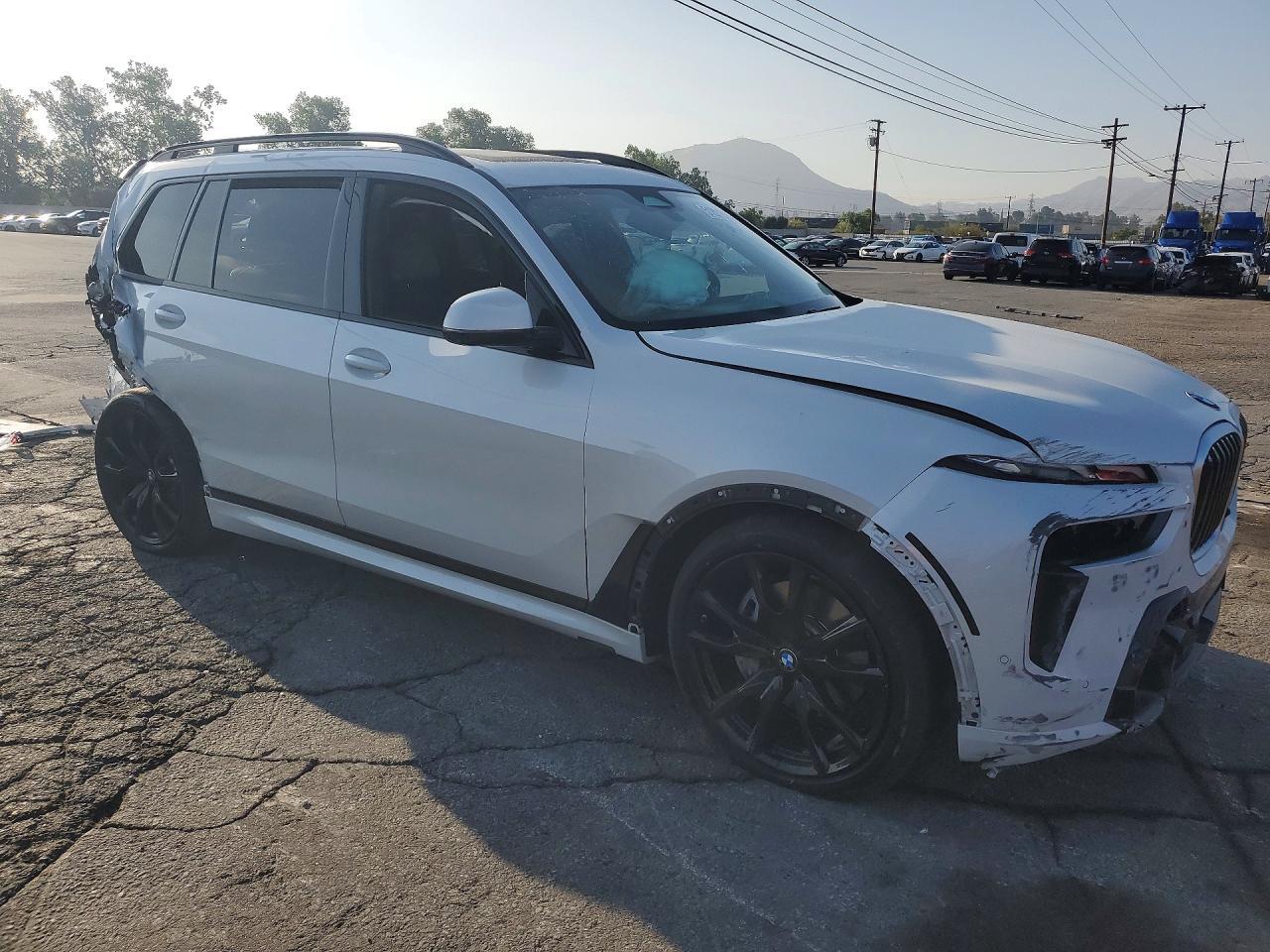 2023 BMW X7 xDrive40I - Фото 4