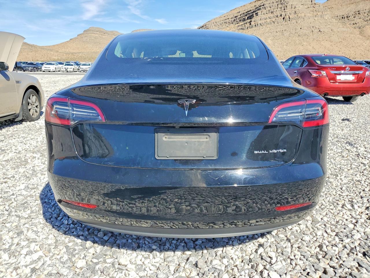 2019 Tesla Model 3 - Фото 6