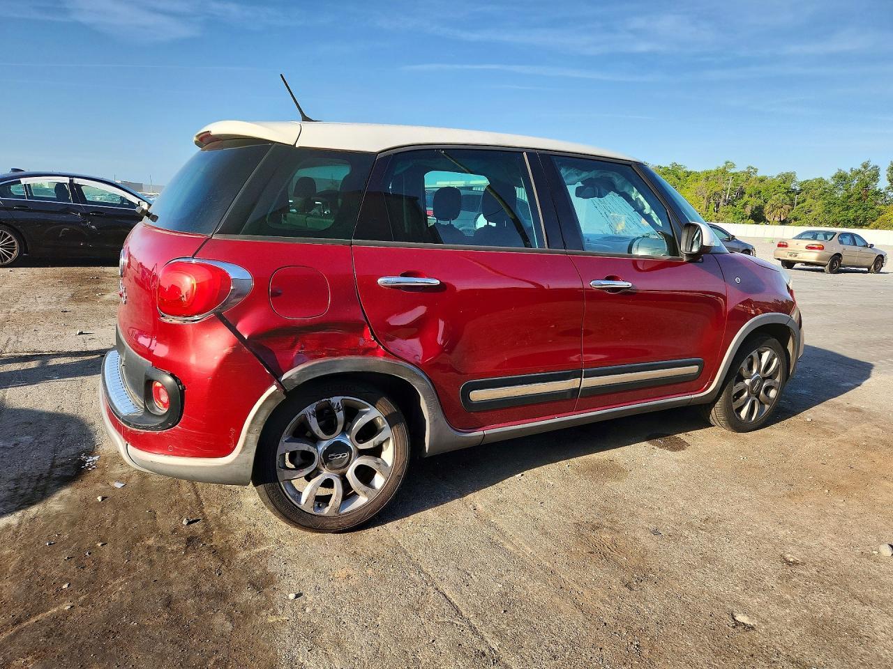 2015 Fiat 500L Trekking - Фото 3