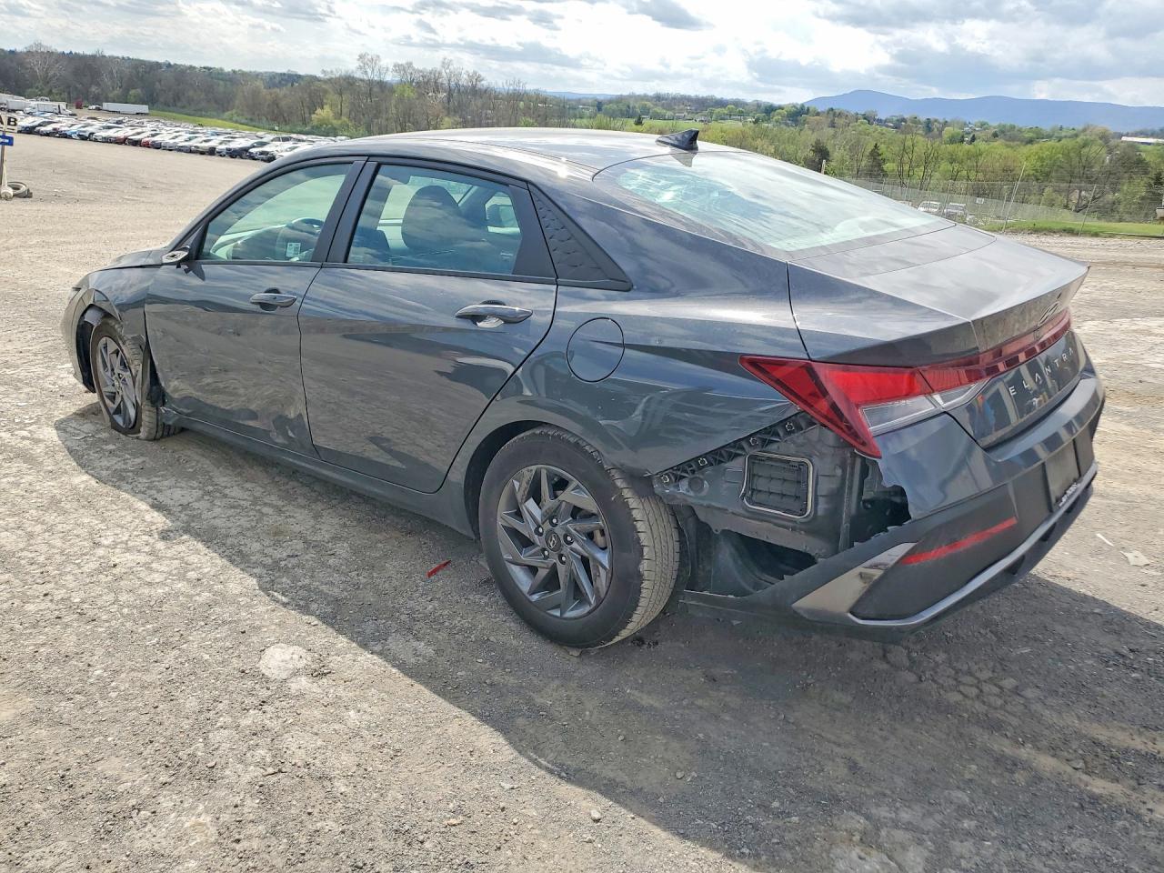 2024 Hyundai Elantra Sel - Фото 2