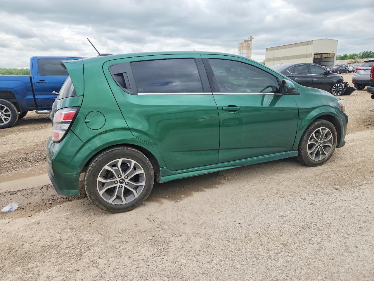 2018 Chevrolet Sonic Lt - Image 3
