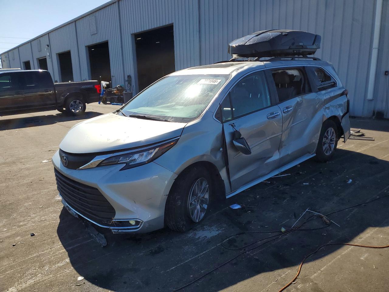 2023 Toyota Sienna Xle