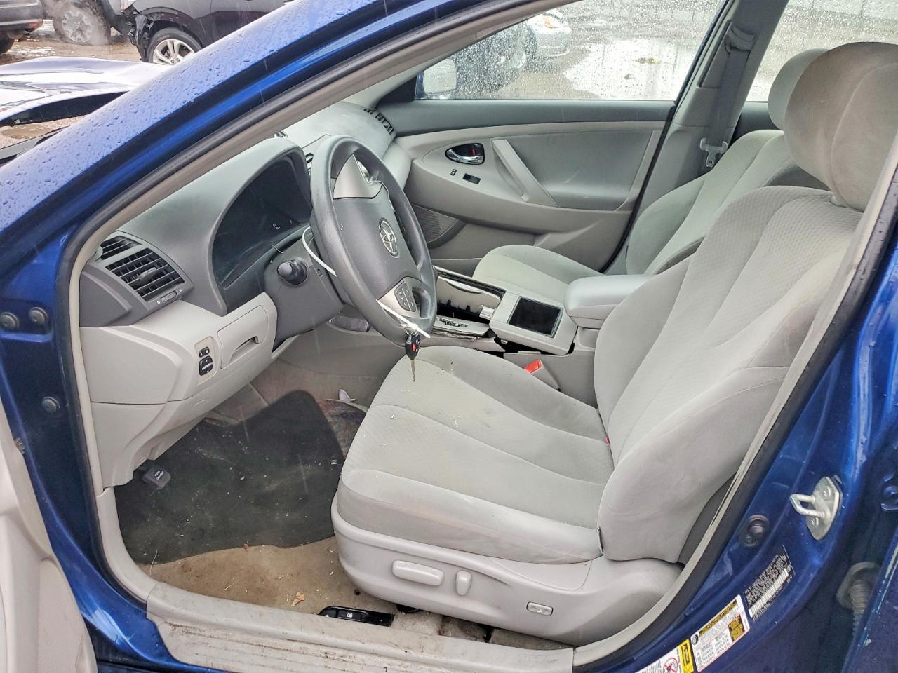 2009 Toyota Camry Le - Image 7