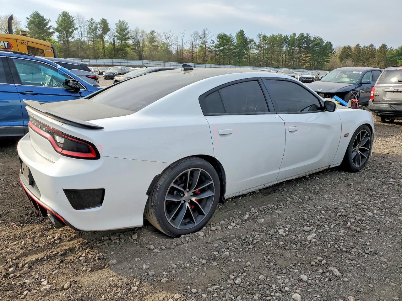2016 Dodge Charger R - Image 3