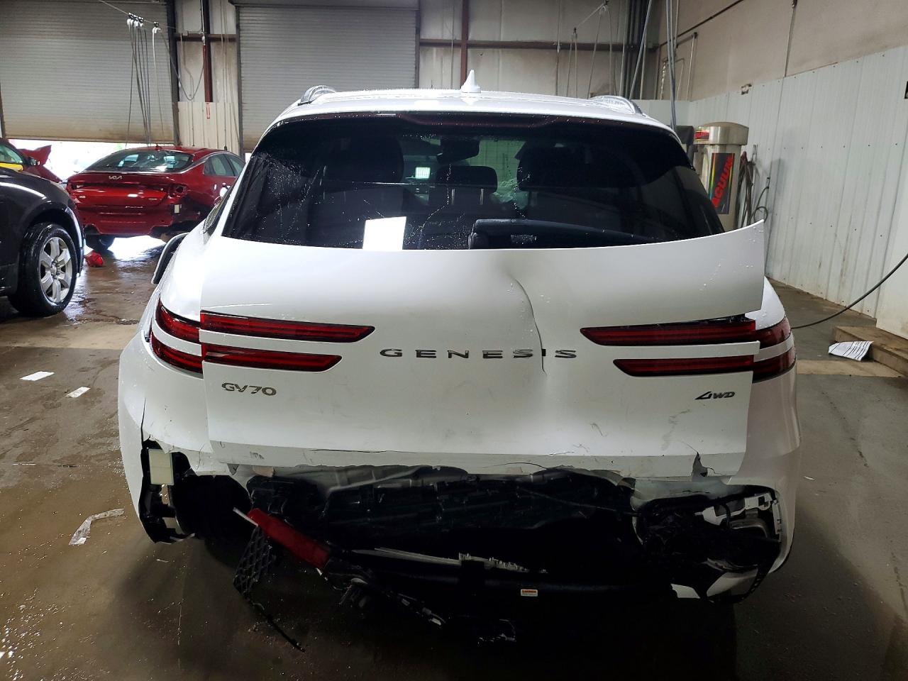 2025 Genesis Gv70 2.5T Standard - Image 6
