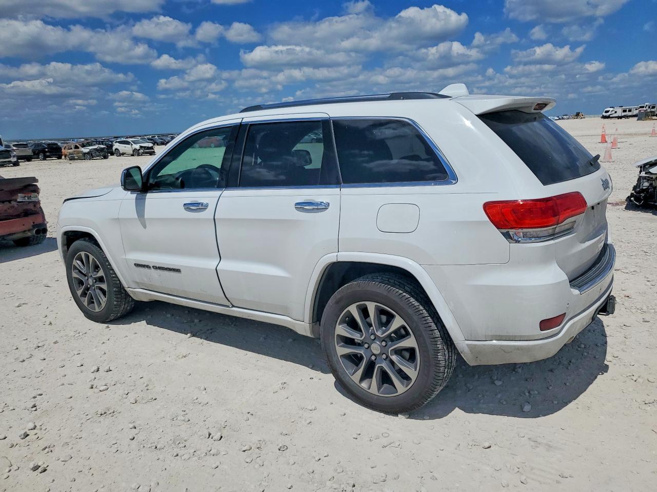 2017 Jeep Grand Cherokee Overland - Фото 2