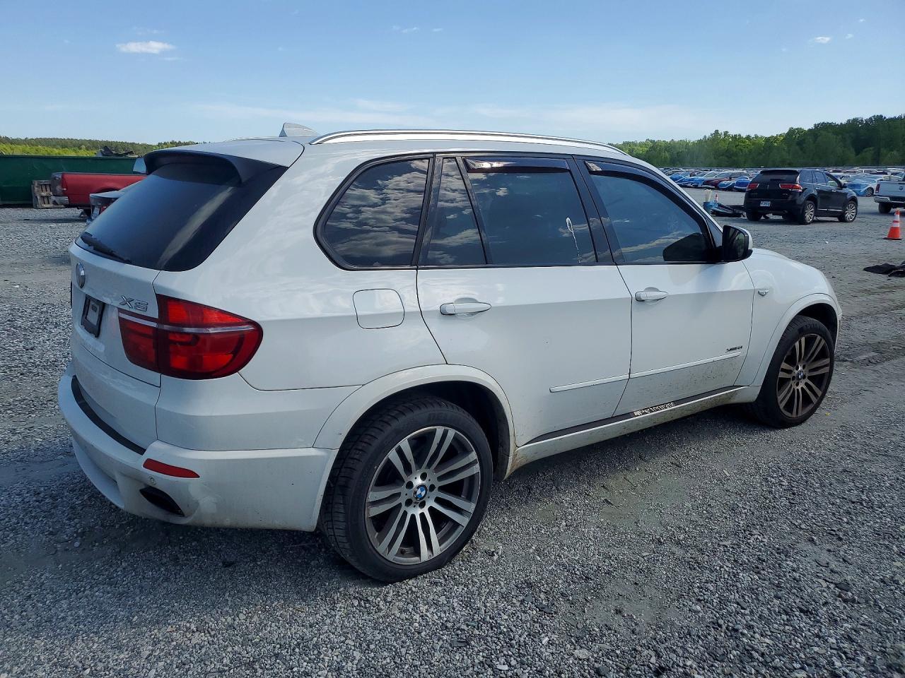 2013 BMW X5 xDrive50I - Фото 3