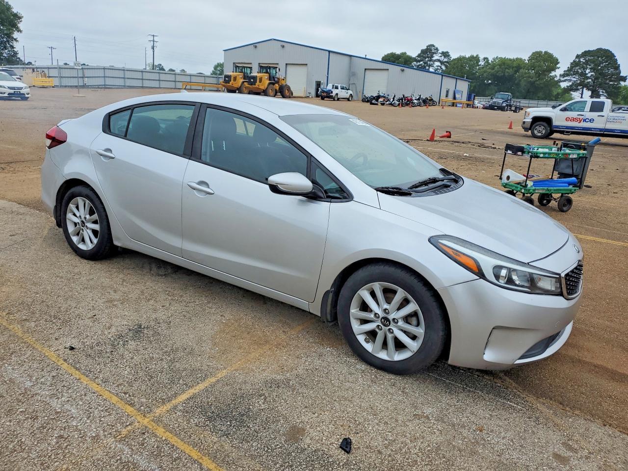 2017 Kia Forte Lx - Image 4