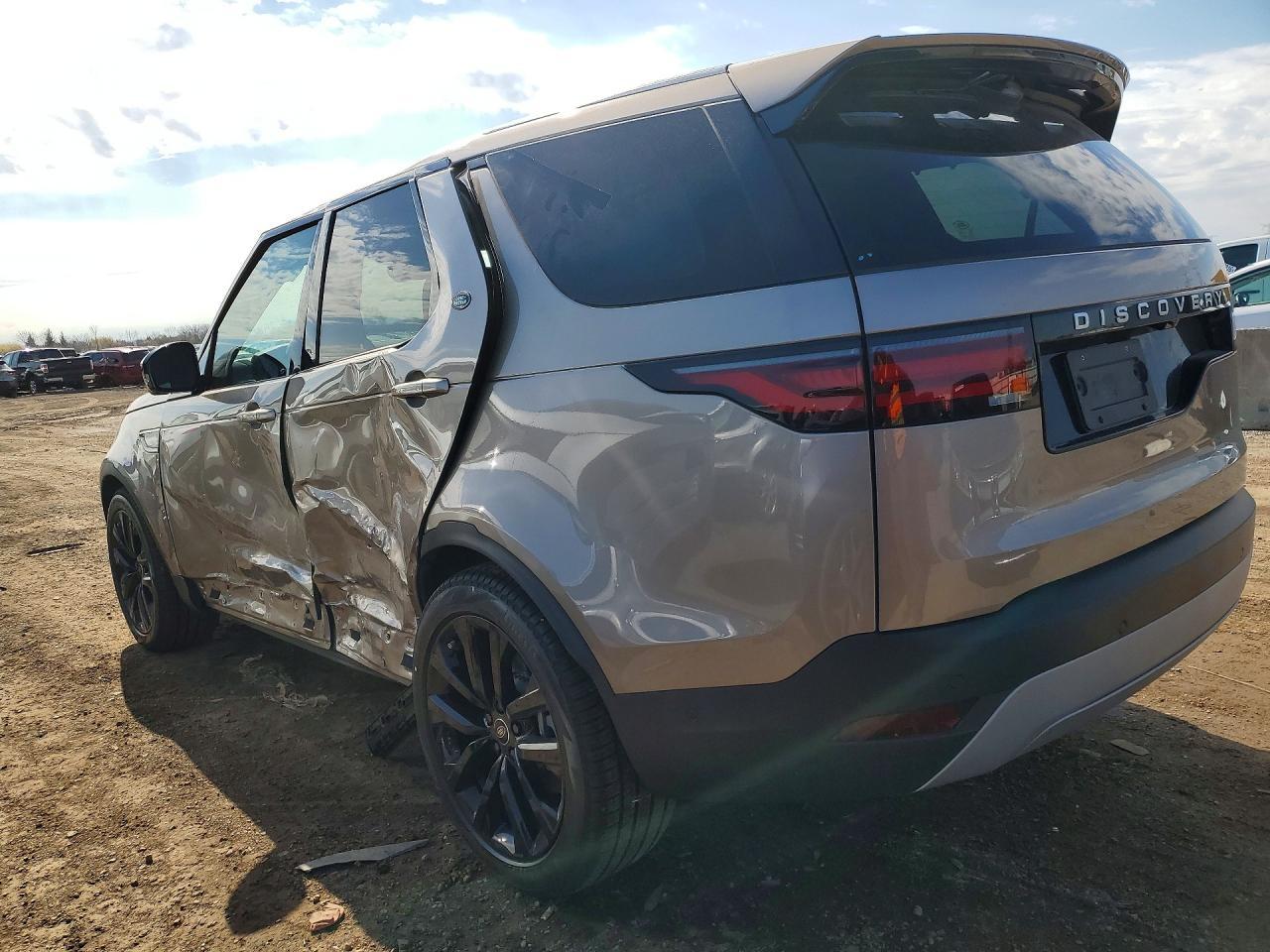 2026 Land Rover Discovery S - Image 2