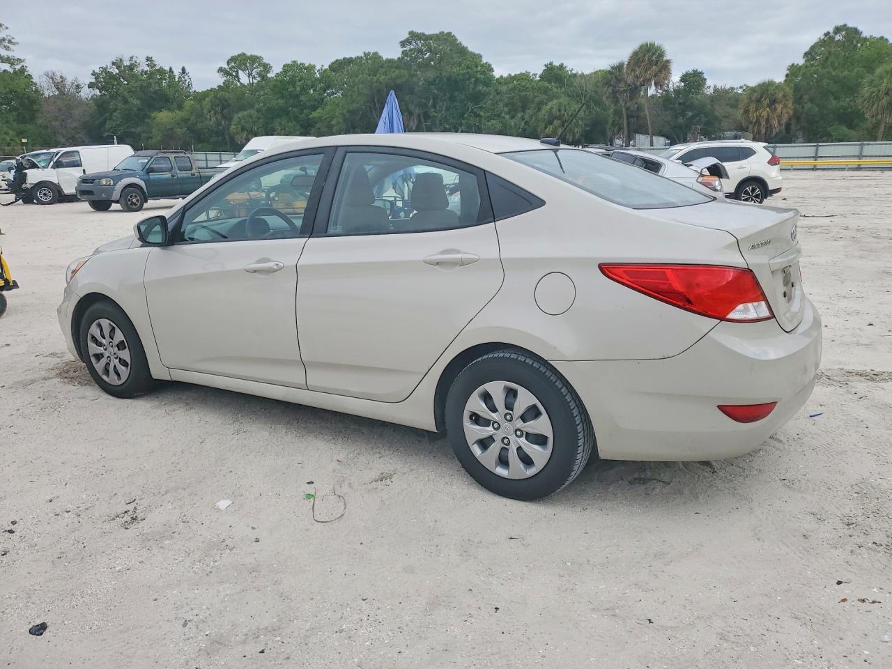 2017 Hyundai Accent Se - Фото 2