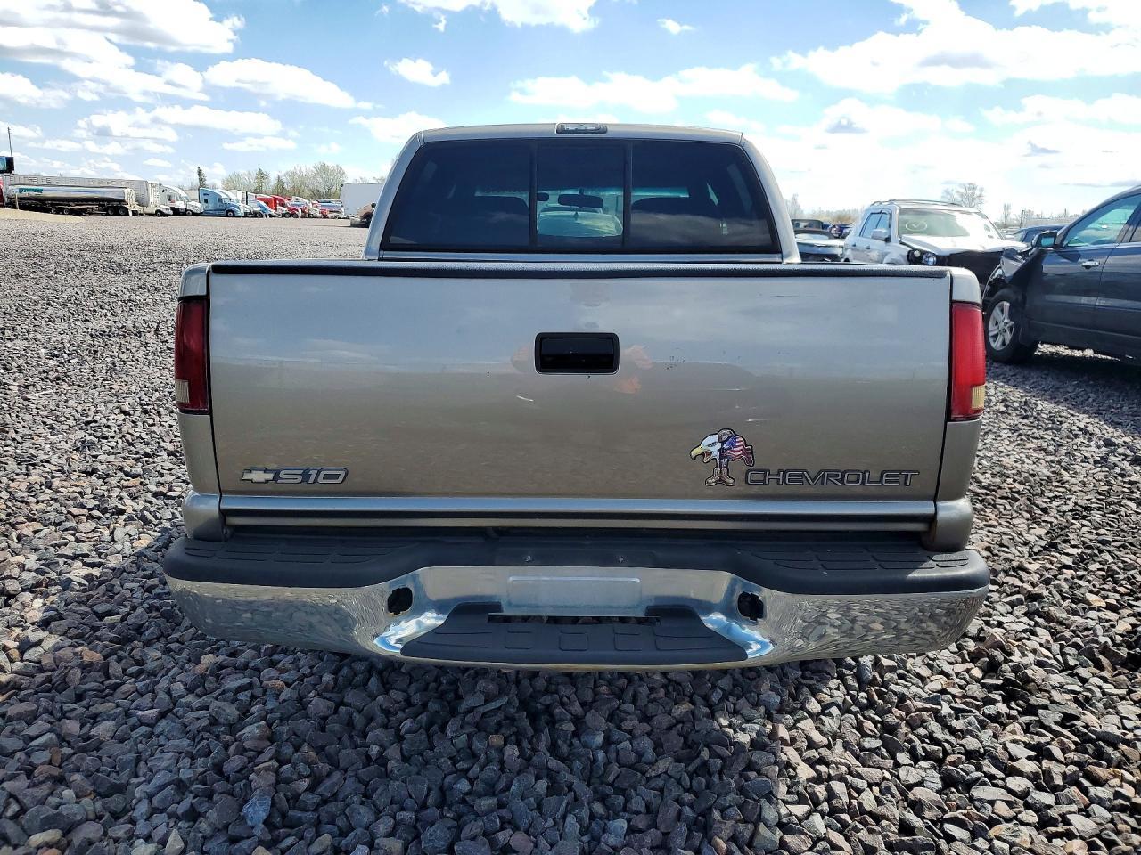 2002 Chevrolet S Truck S10 - Image 6