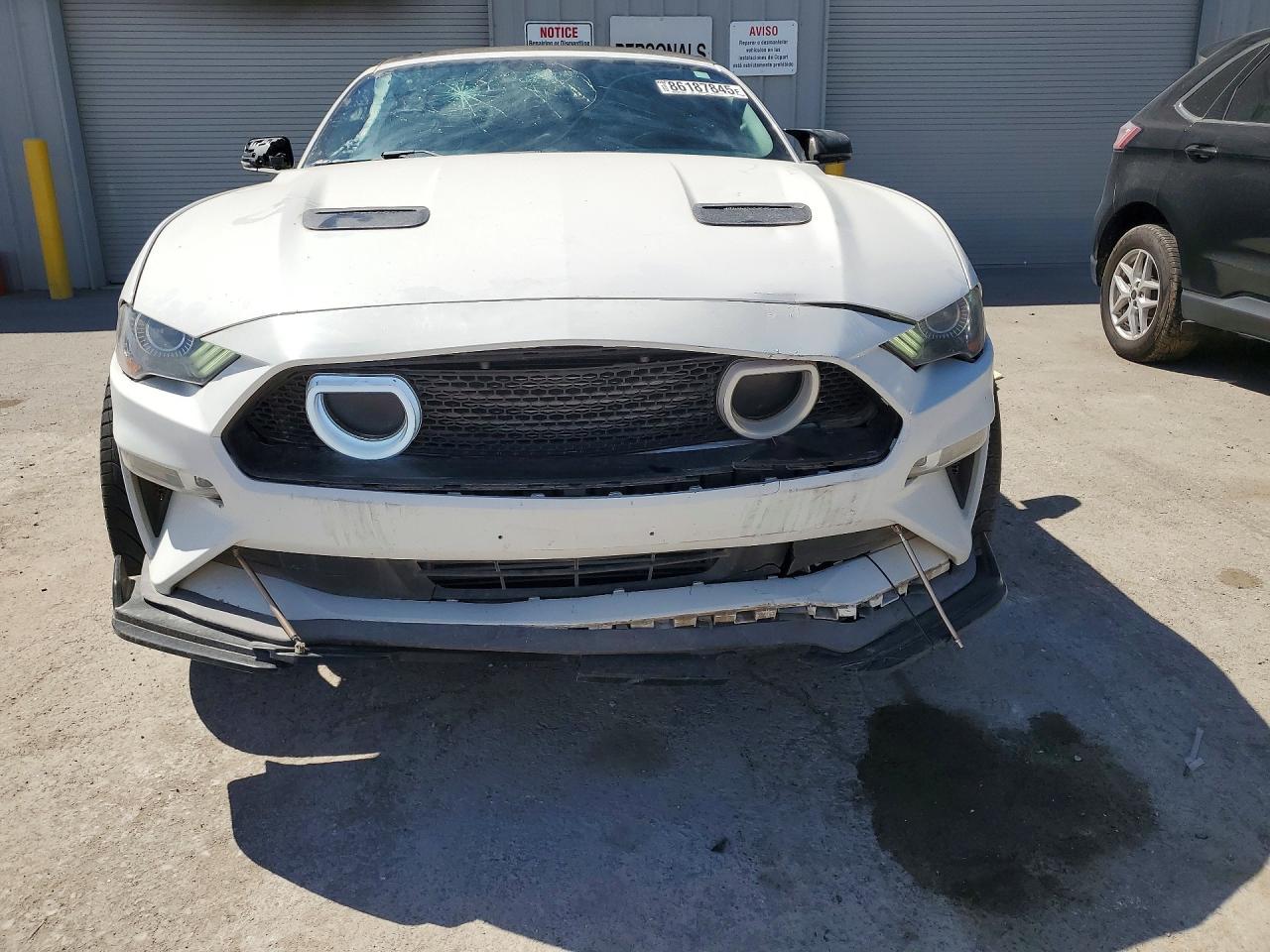 2019 Ford Mustang - Image 5
