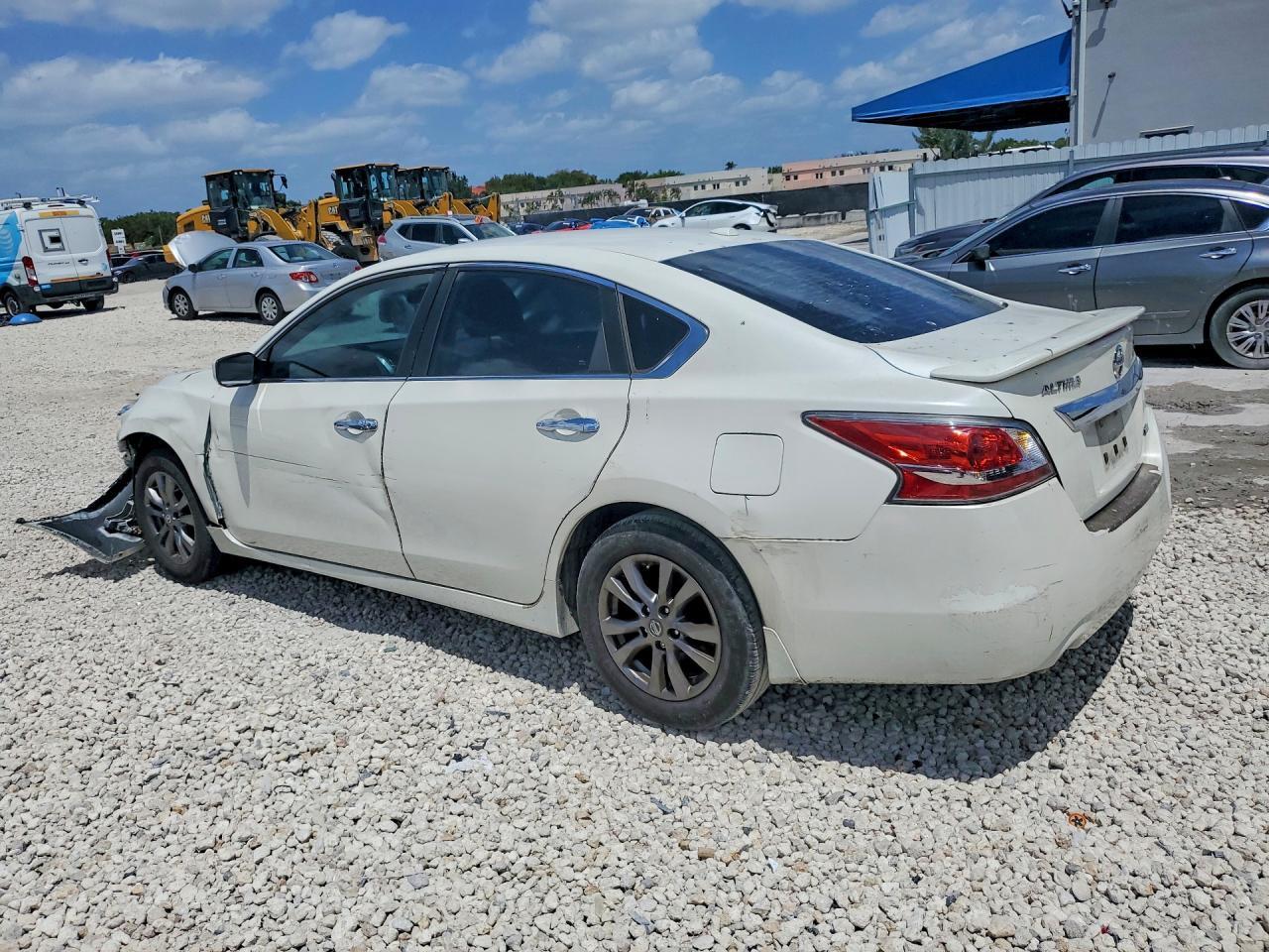 2015 Nissan Altima 2.5 S - Image 2