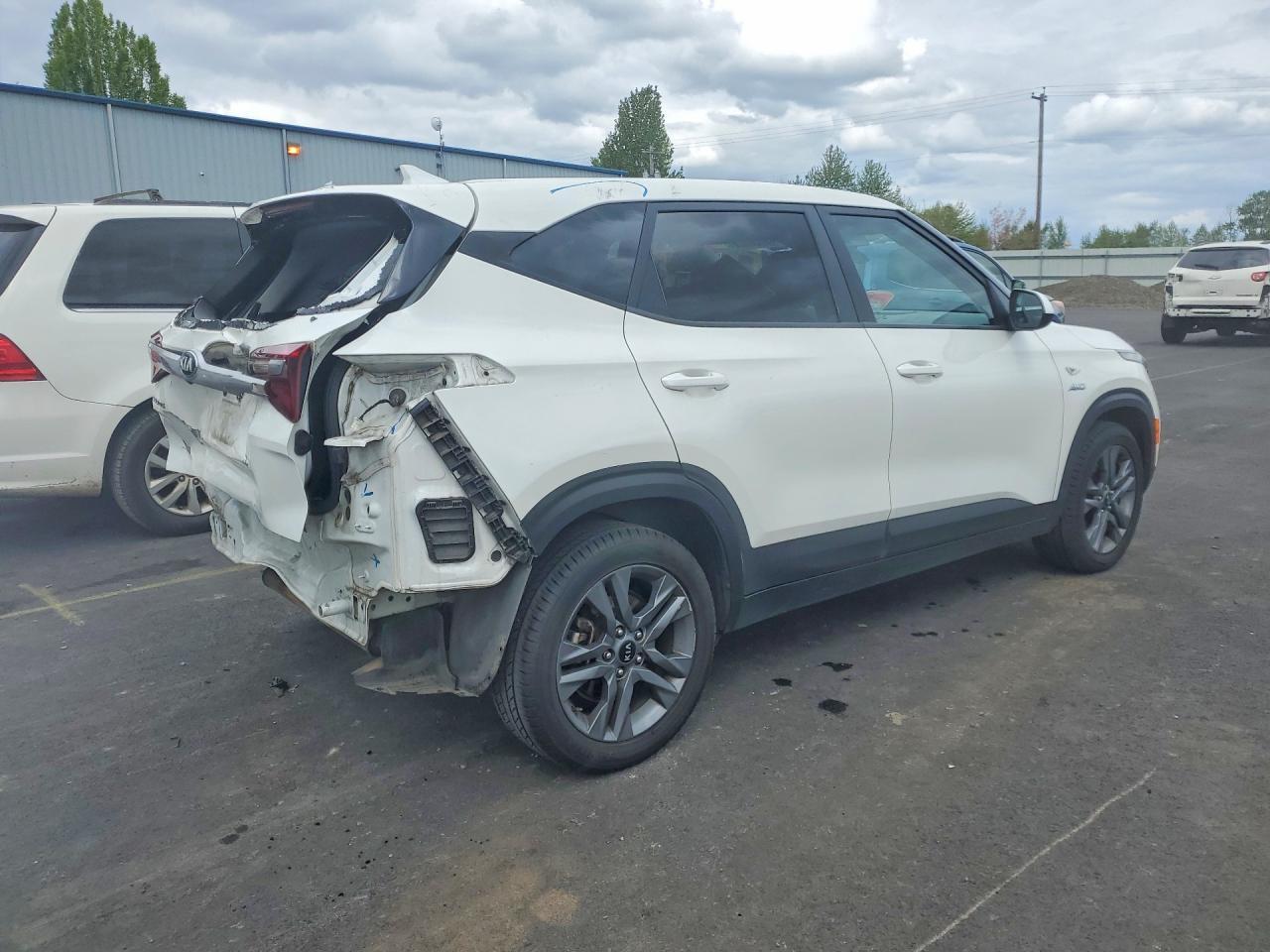 2022 Kia Seltos Lx - Image 3