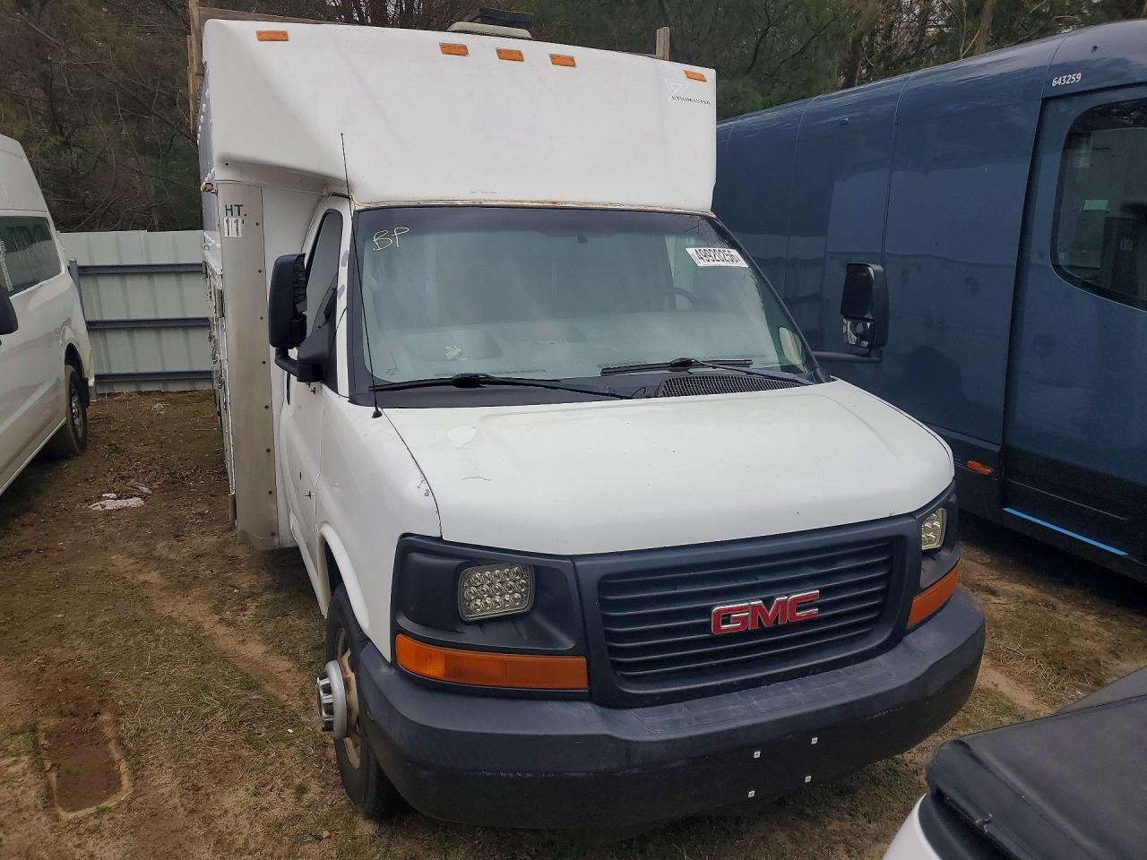 2004 GMC Savana Cutaway G3500 - Фото 5