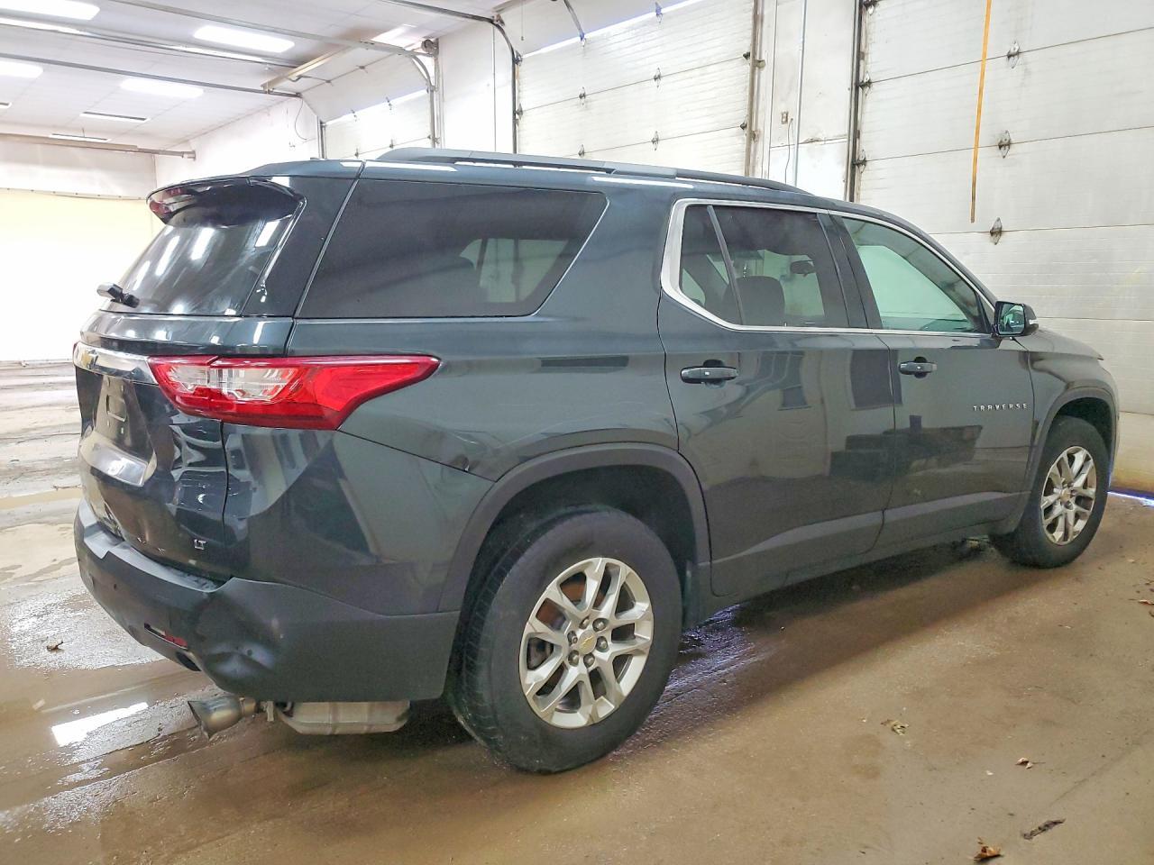 2019 Chevrolet Traverse Lt - Image 3