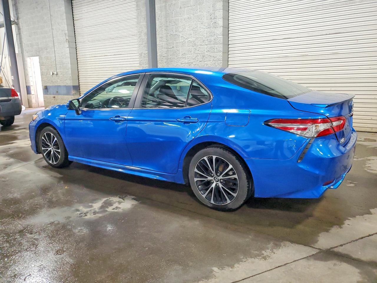 2018 Toyota Camry Se - Фото 2