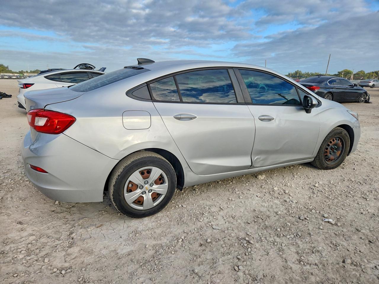 2016 Chevrolet Cruze Ls - Фото 3