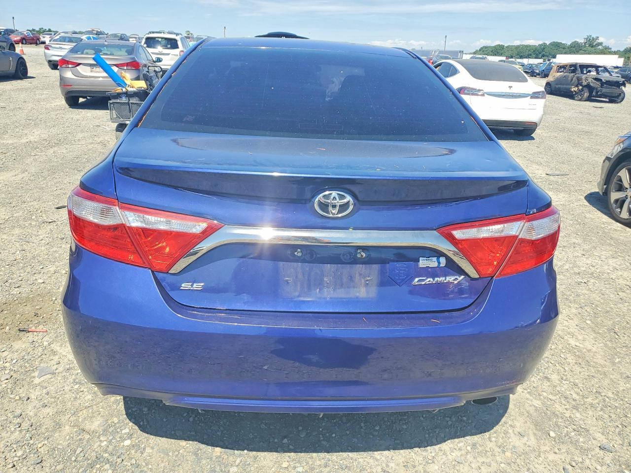 2016 Toyota Camry Hybrid Se - Image 6