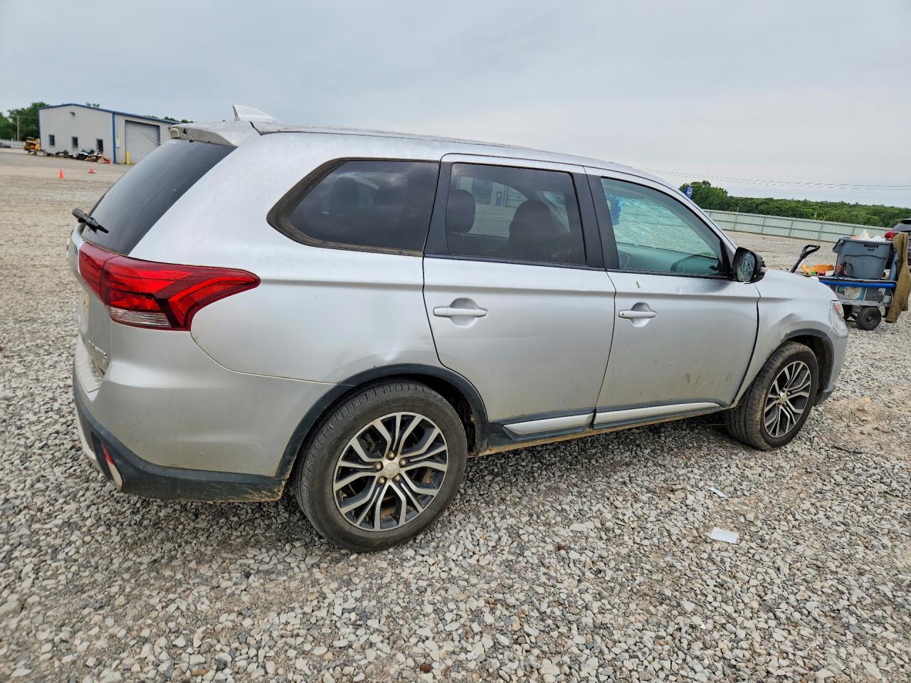 2018 Mitsubishi Outlander Se - Image 3