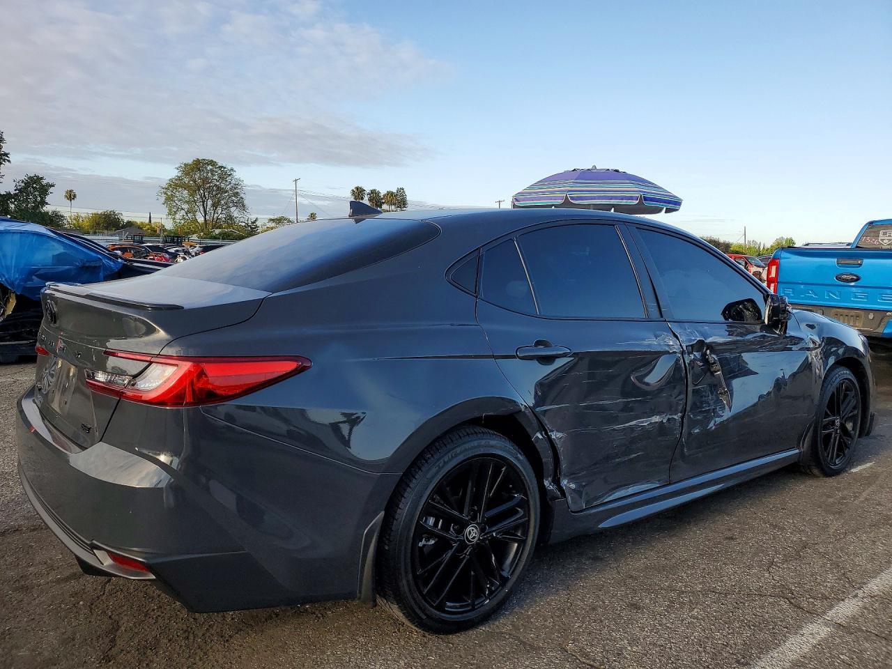 2025 Toyota Camry Se - Image 3
