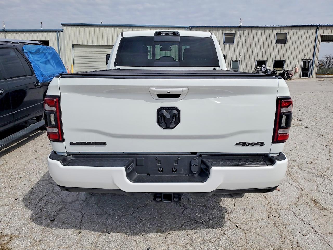 2024 Ram 3500 Laramie - Фото 6