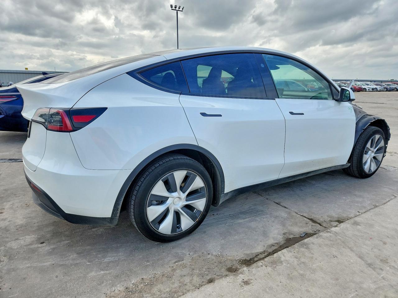 2024 Tesla Model Y - Image 3