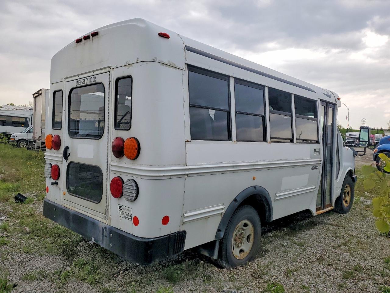 2012 Chevrolet Express Shuttle Bus - Фото 4