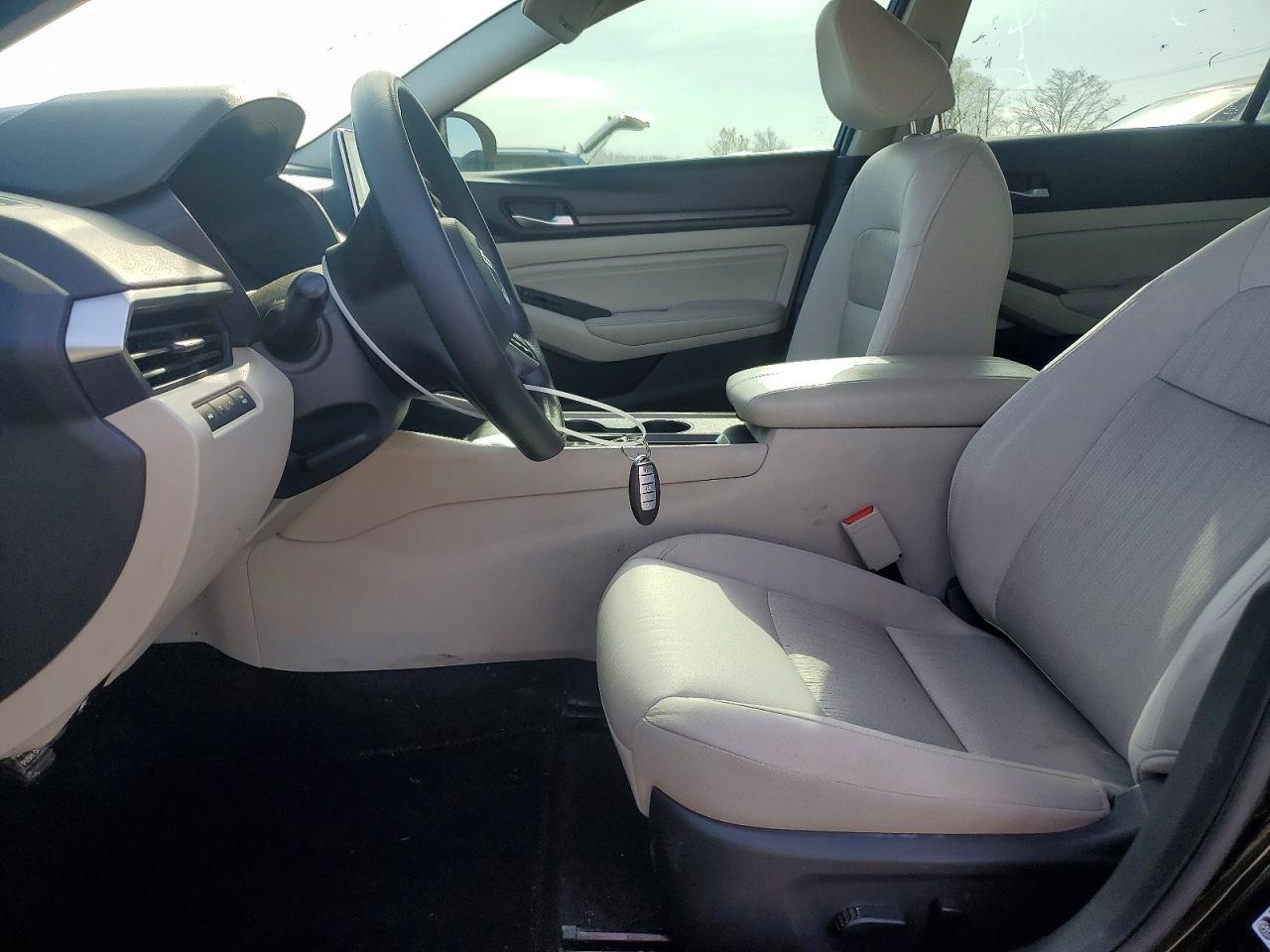 2020 Nissan Altima S - Image 7
