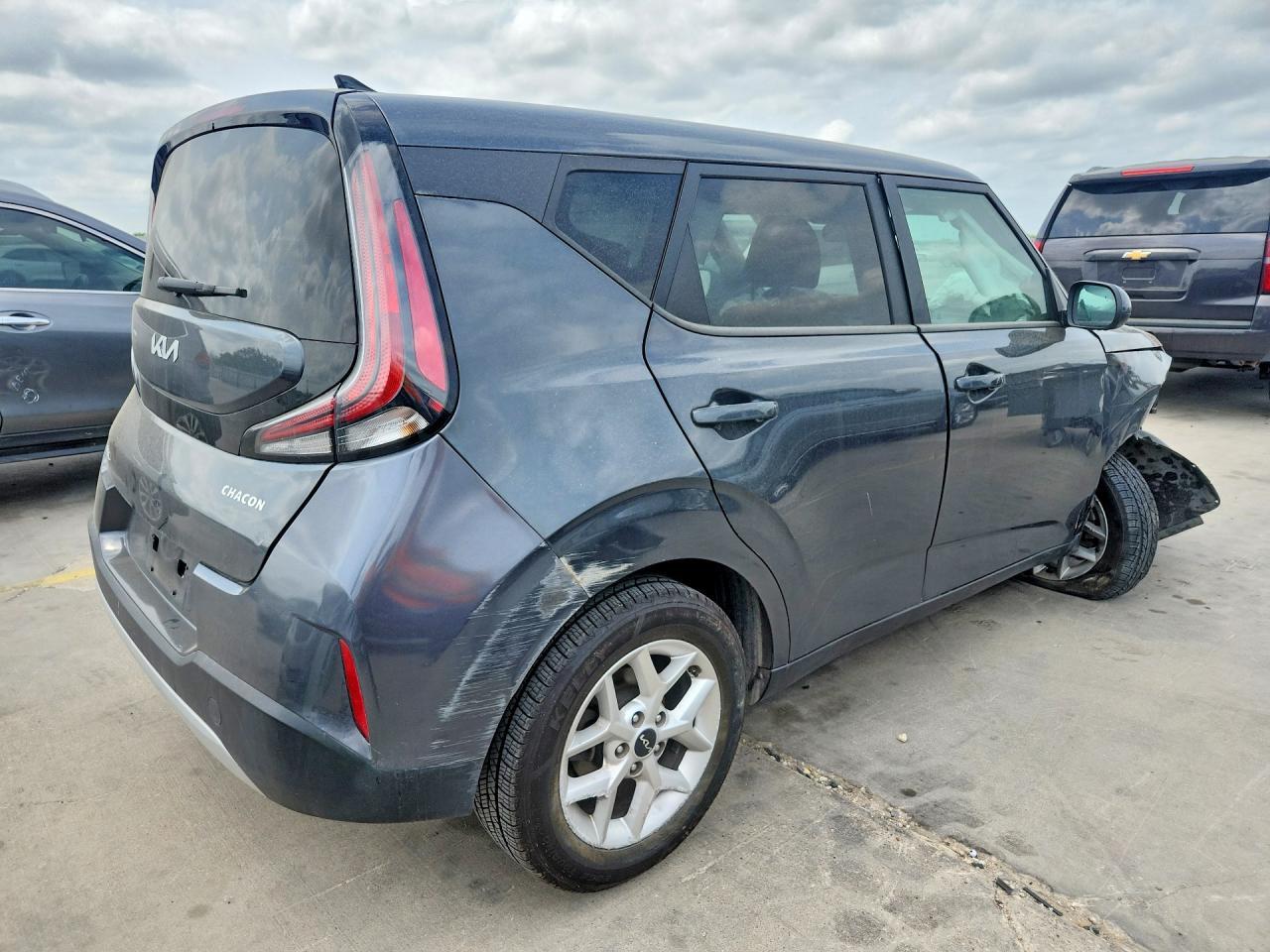2023 Kia Soul - Image 3