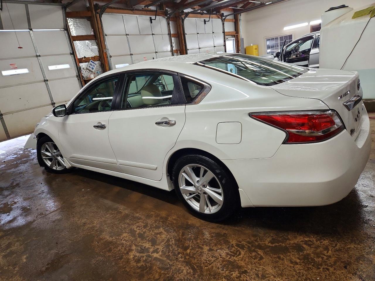 2014 Nissan Altima 2.5 Sl - Image 2