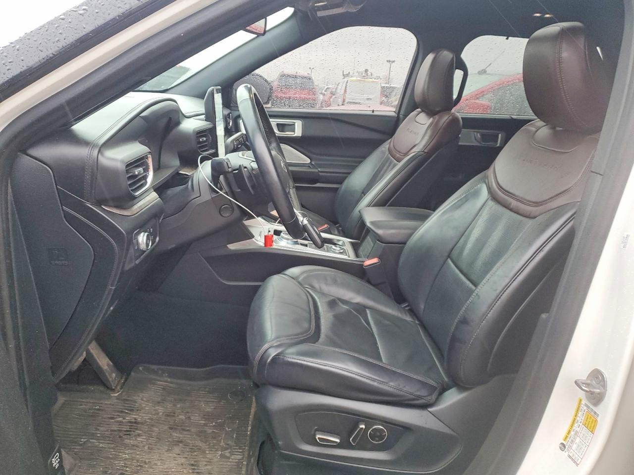 2020 Ford Explorer Platinum - Image 7
