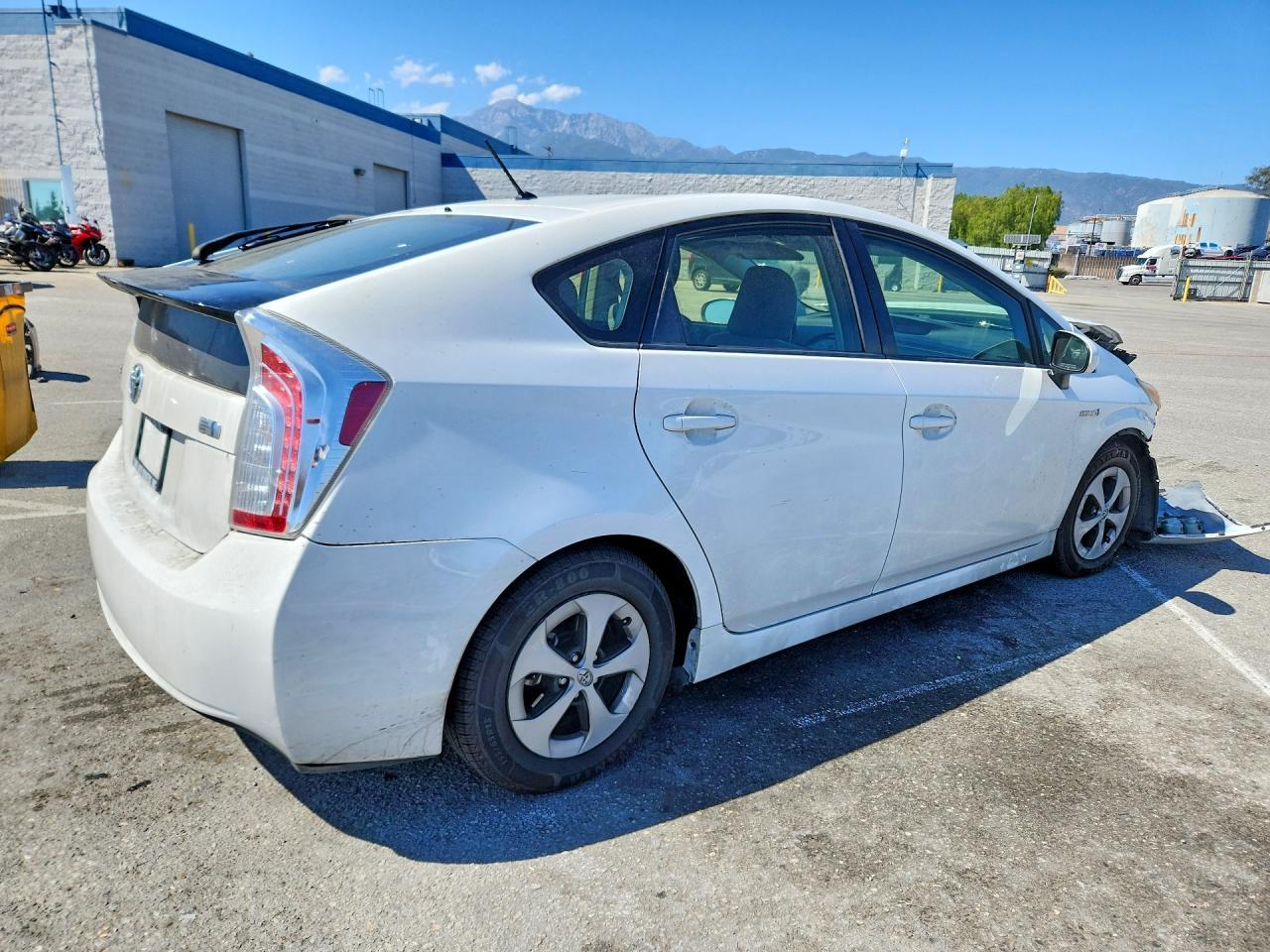 2012 Toyota Prius Two - Фото 3