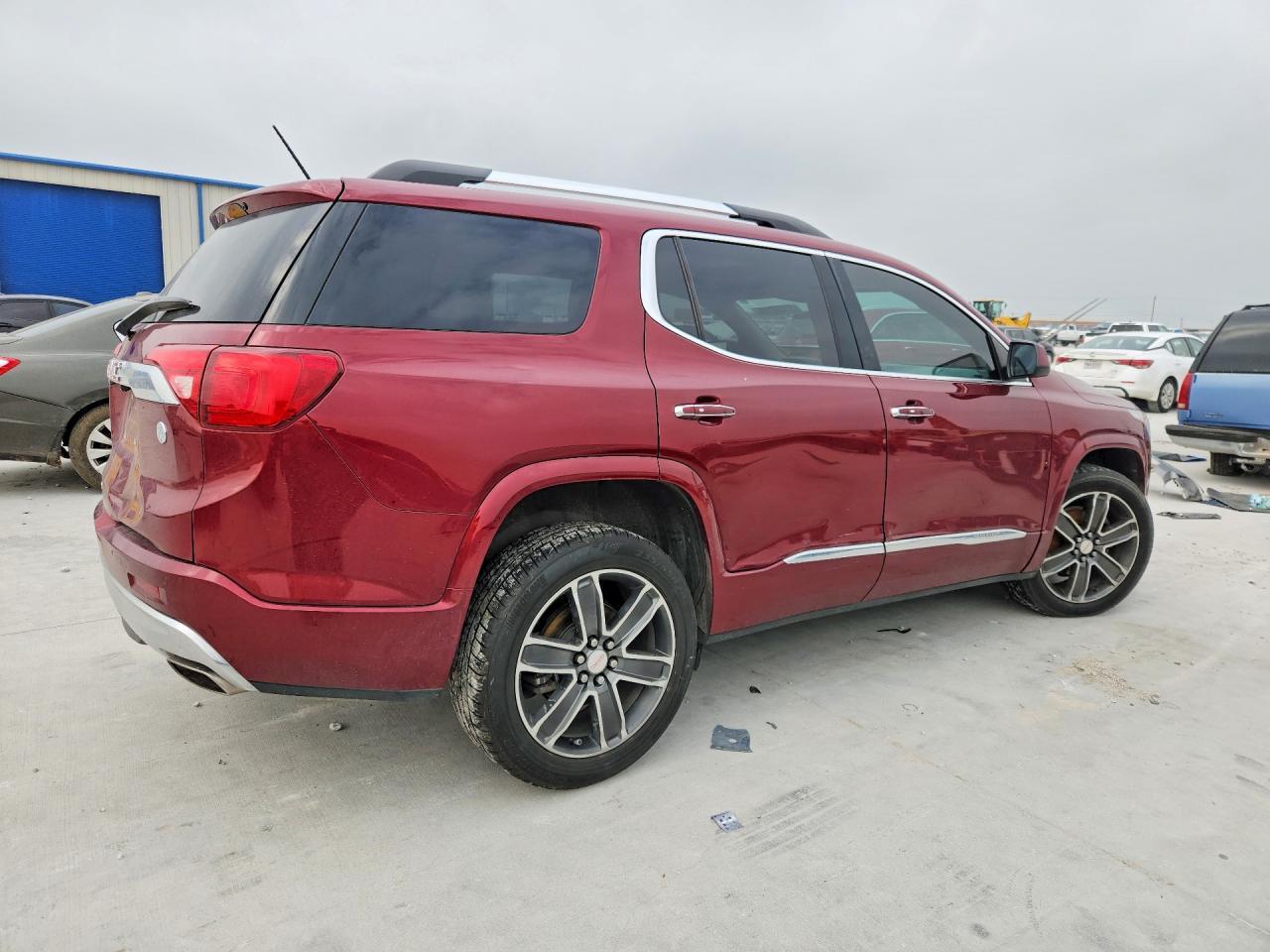 2017 GMC Acadia Denali - Фото 3