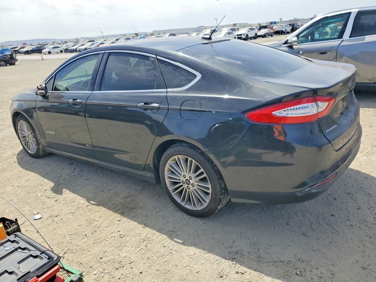 2014 Ford Fusion Se Hybrid - Image 2