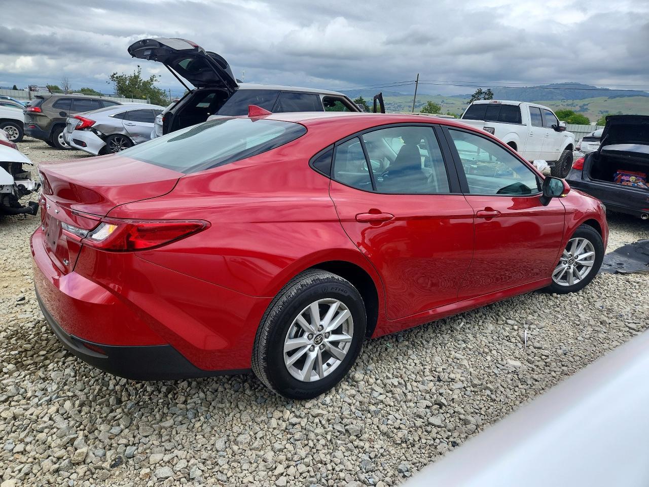 2025 Toyota Camry Le - Фото 3