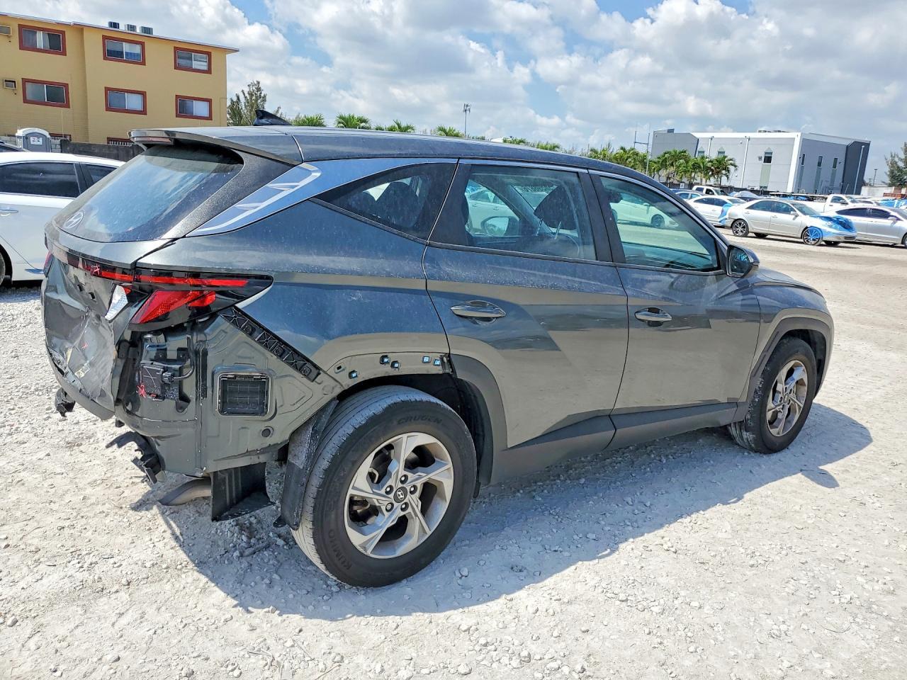 2023 Hyundai Tucson Se - Image 3