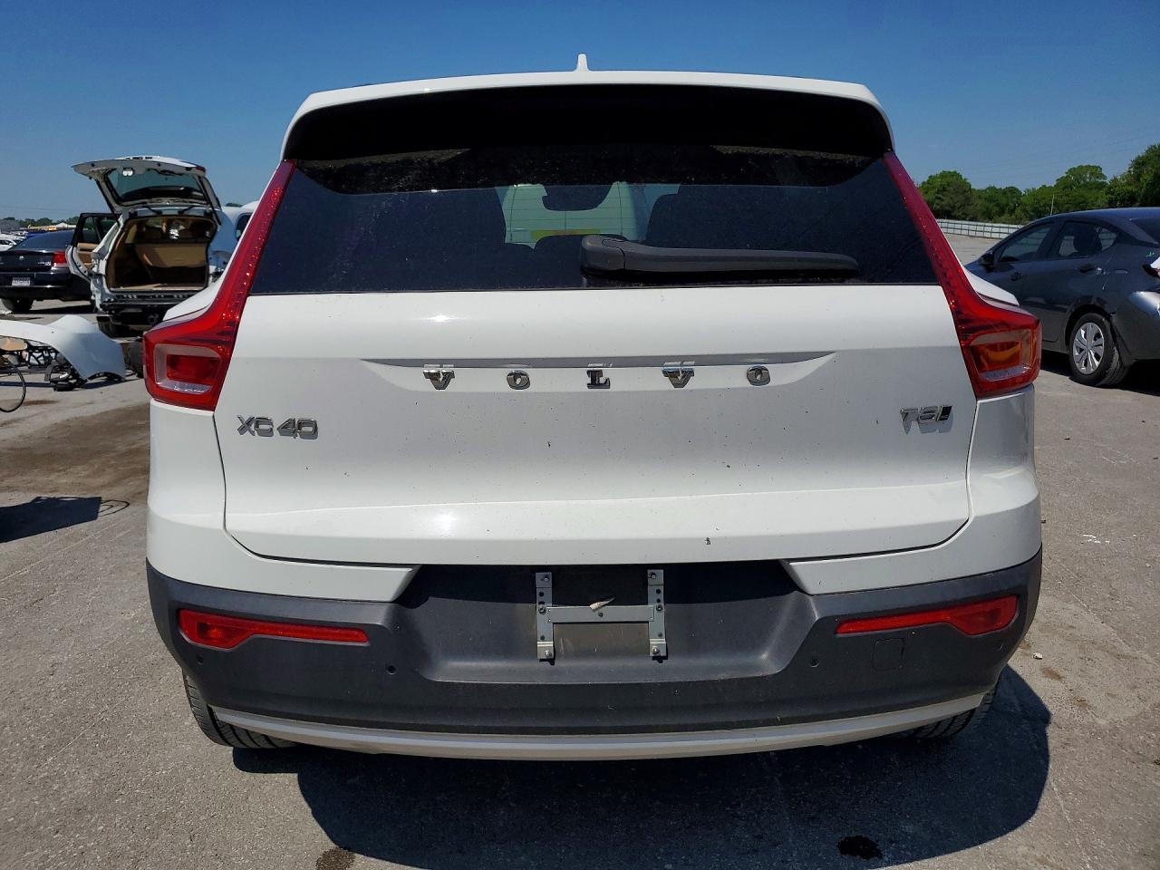 2019 Volvo Xc40 T5 Momentum - Image 6