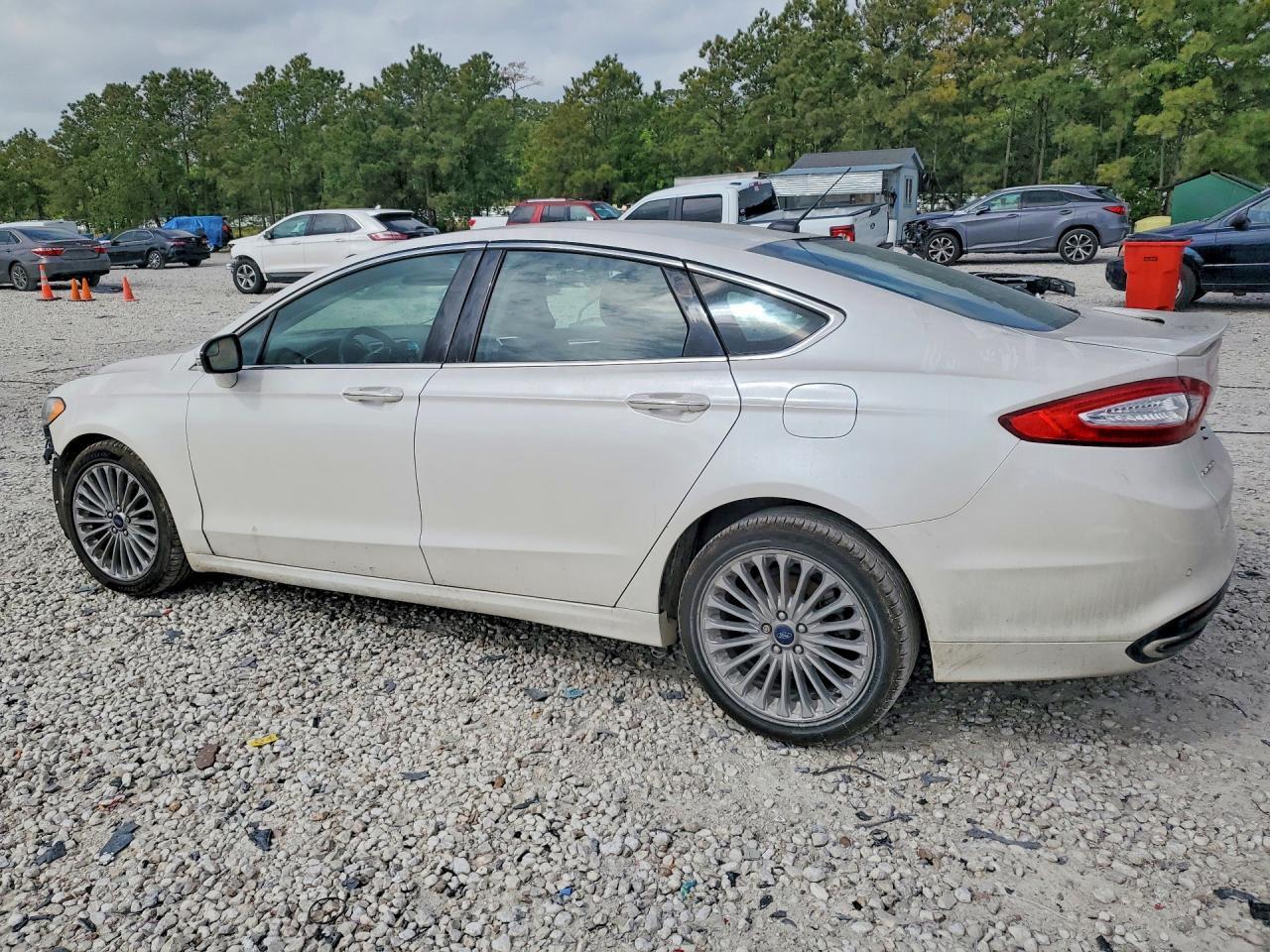 2016 Ford Fusion Titanium - Image 2
