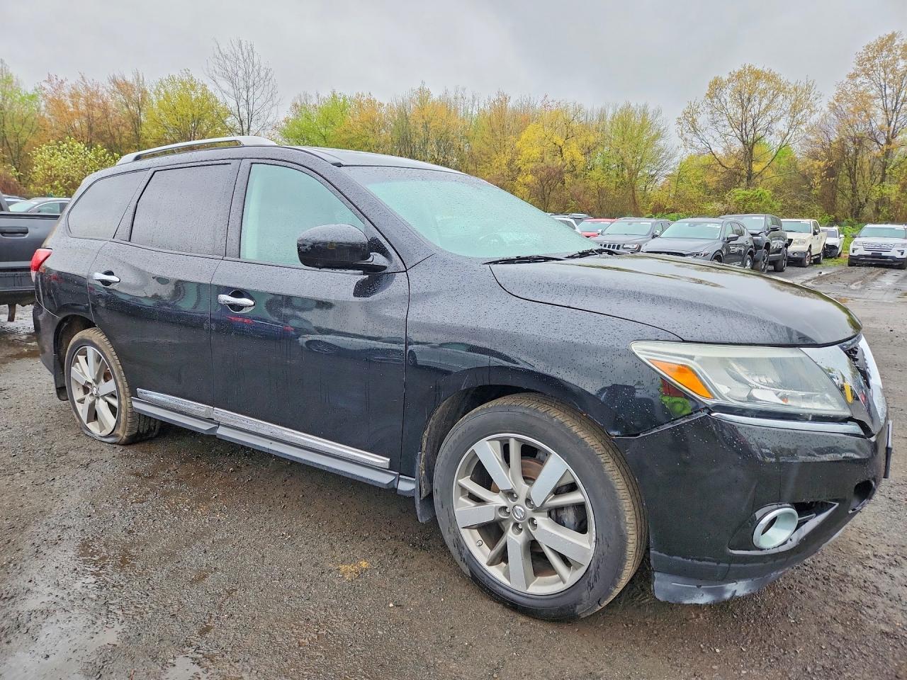 2014 Nissan Pathfinder S - Image 4
