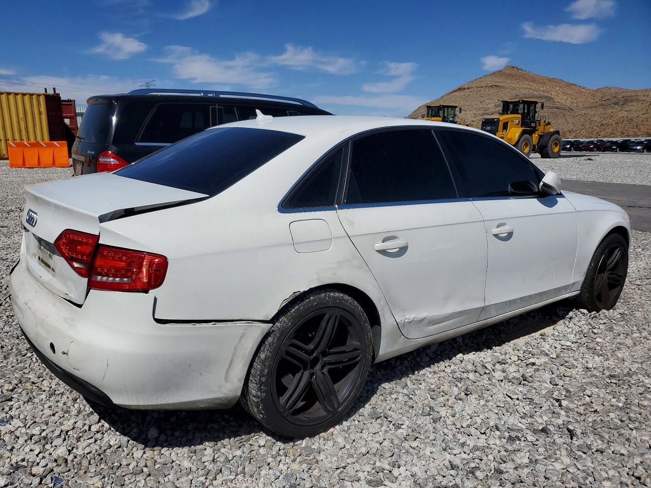 2011 Audi A4 Premium Plus - Фото 3