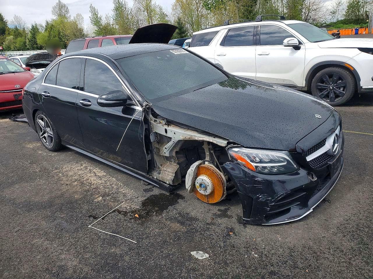 2020 Mercedes-Benz C 300 4Matic - Фото 4